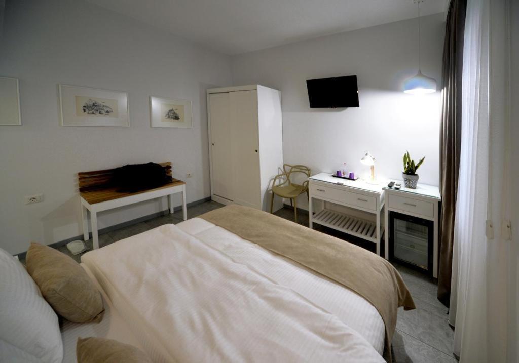 Konak Rooms L Skanderbeg Square Тирана Экстерьер фото